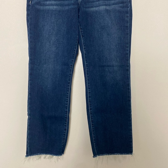Lucky Brand Sweet Mid Rise Crop Jeans Frayed
Dark Wash Denim Size 31 - Picture 2 of 12